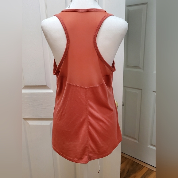 Jessica Simpson Activewear, mesh detail racerback tank, Size L, Coral/pale rust - Picture 2 of 10